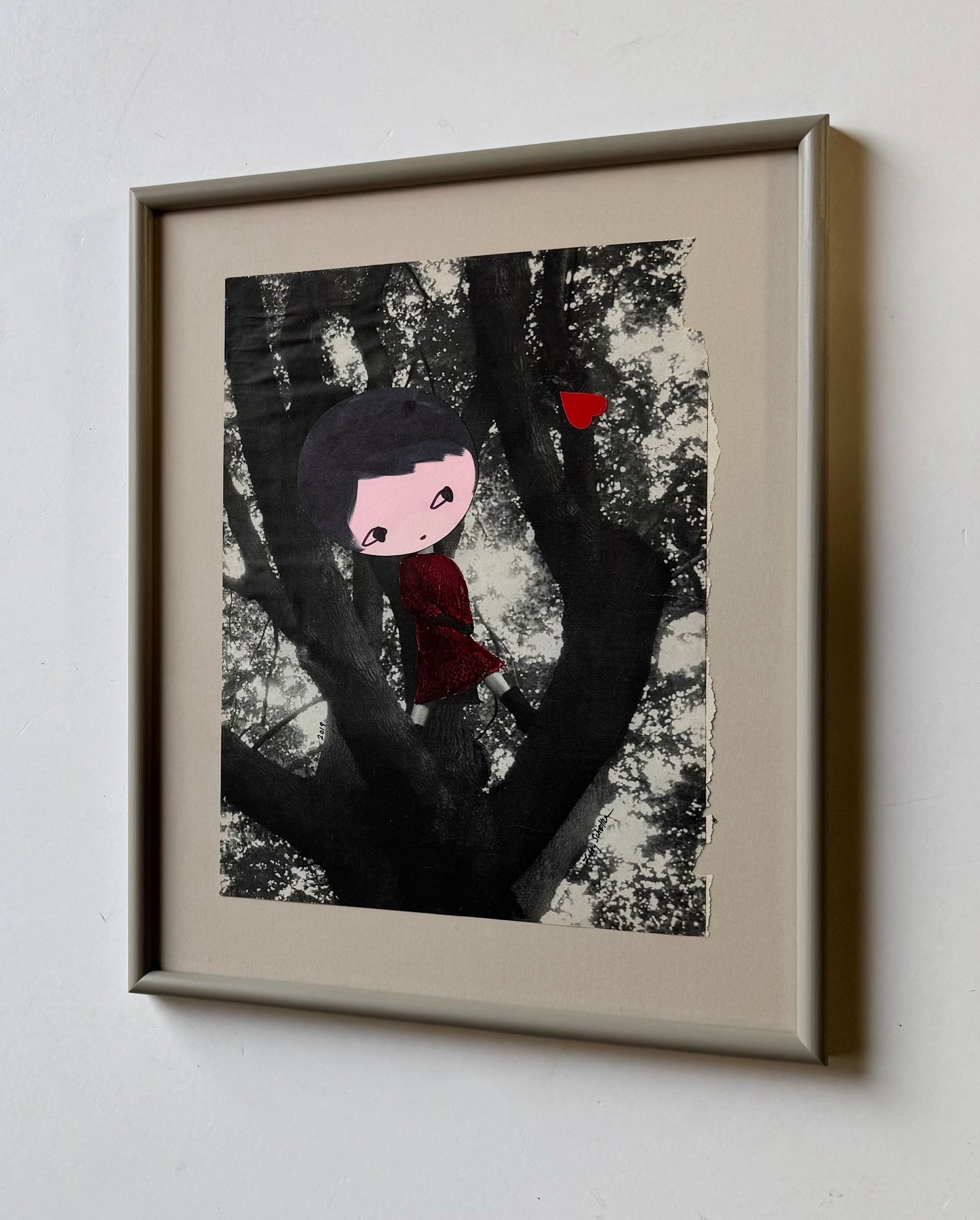 PhoebeNewYork, Heart in tree (2019)